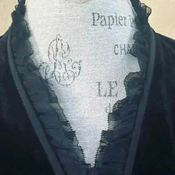 DKNY Black Velvet Jacket With Silk Lace Trim Women’s Size 12 EUC! - Picture 2 of 6